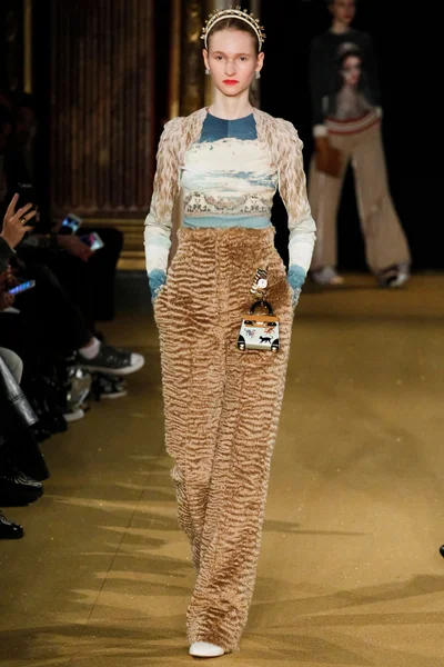 Look 2